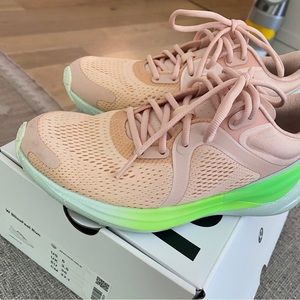 Lululemon Bliss Feel Running Shoes | US 5